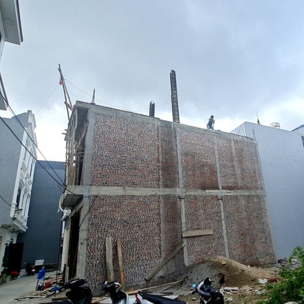 Nha pho 2 tang anh Quan chi Quynh 11