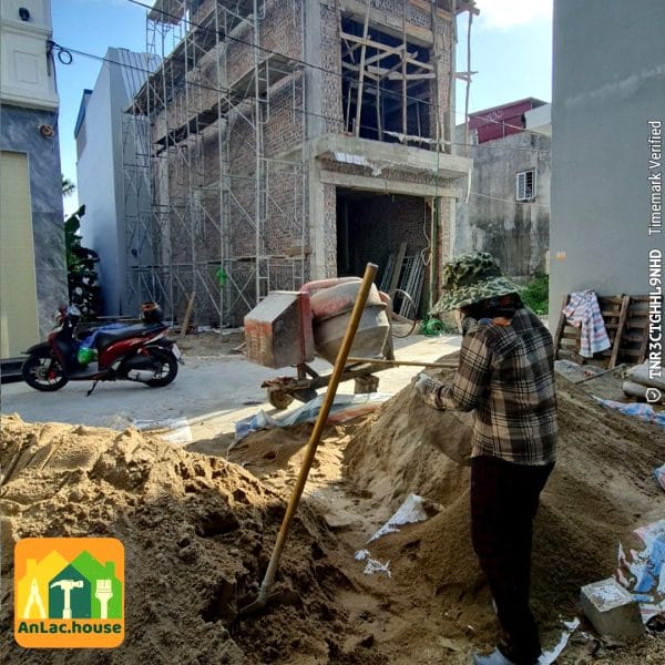 Nha pho 2 tang anh Quan chi Quynh 12